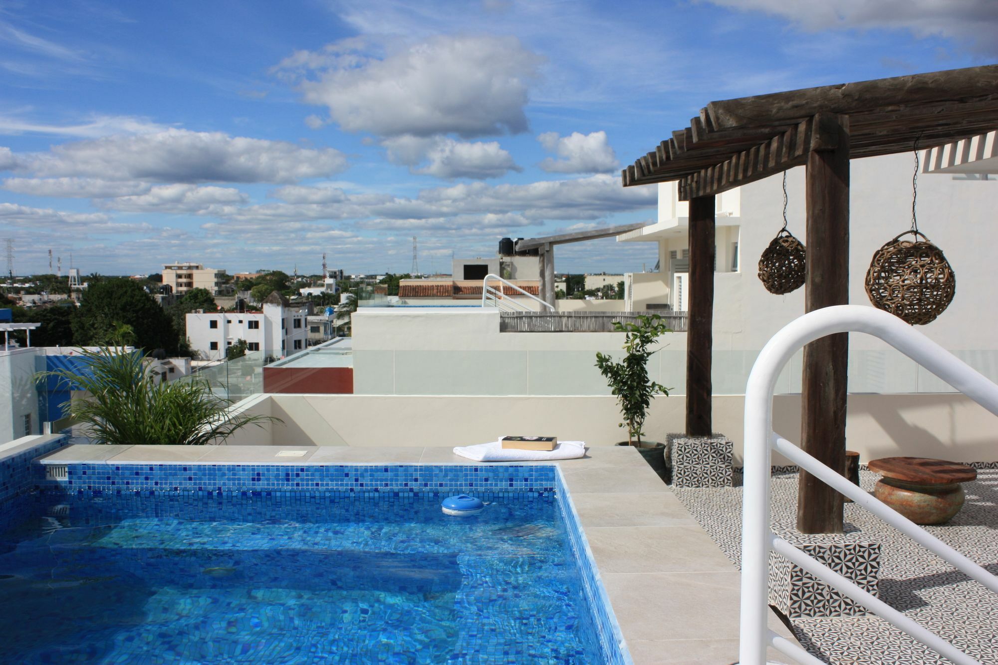 Mora & By Kalma Apartahotel